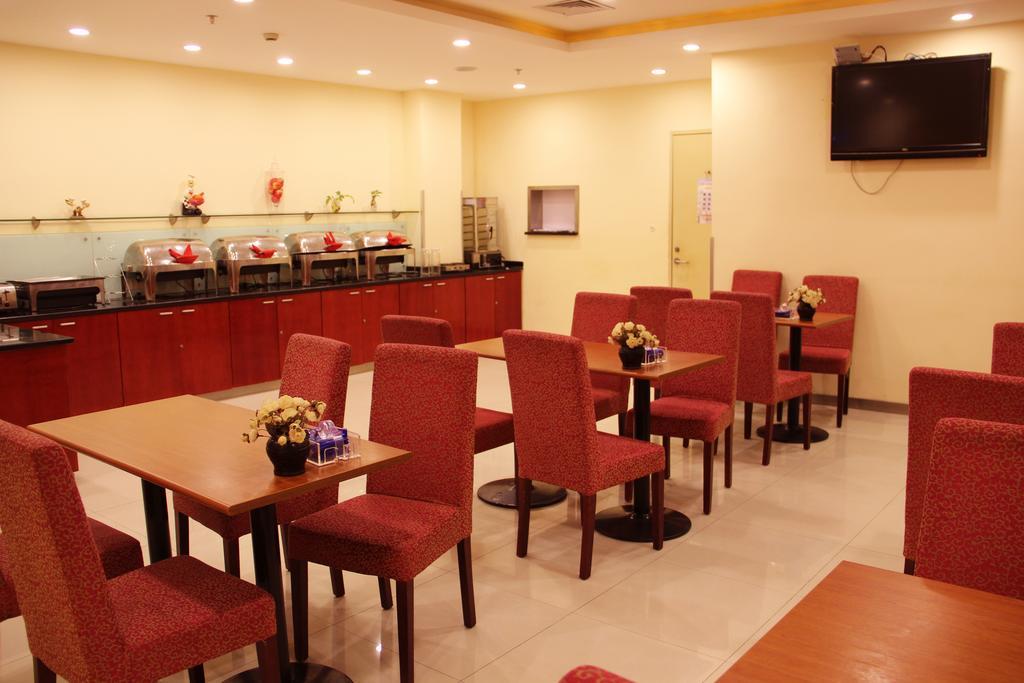 Hanting Express Shenyang Longemont Square Buitenkant foto